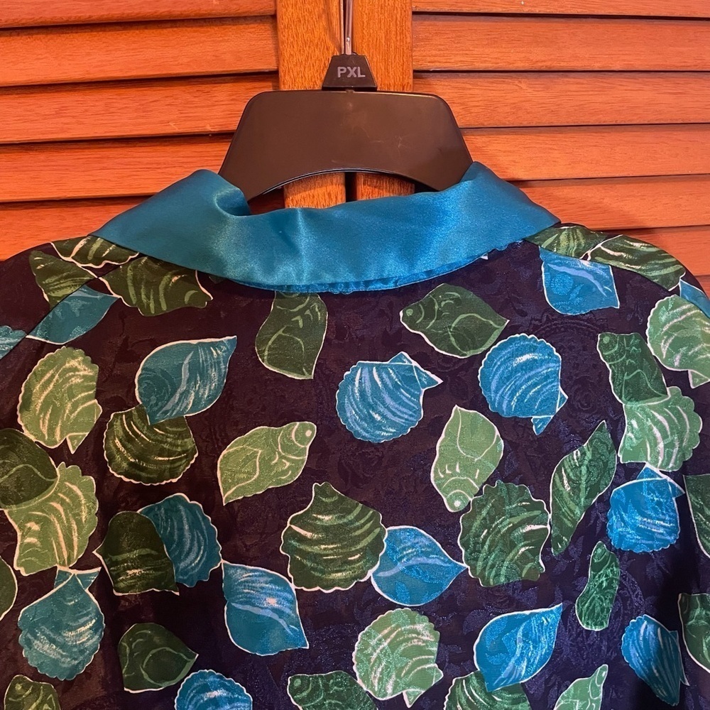 Victoria’s Secret Seashell Vintage Button Down Sleep Silk Shirt Sz S - Picture 6 of 6